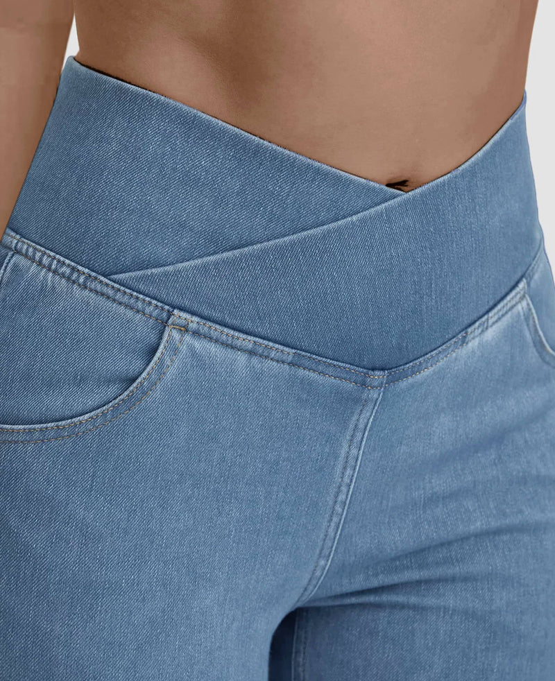 Calça Jeans de Cintura Alta Cruzada [Últimas Unidades 🔥]